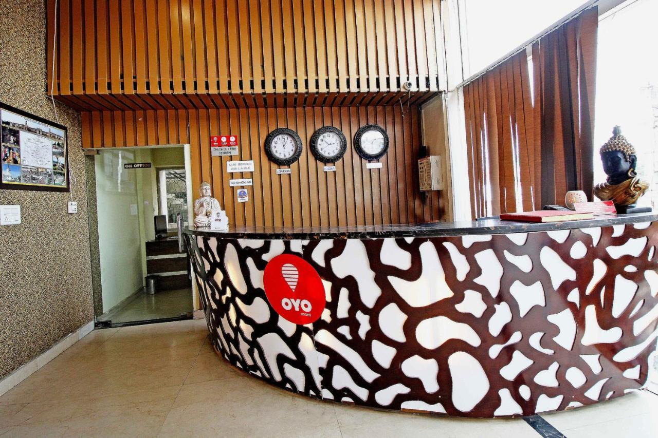 Oyo 4964 Golden Oyster Suites Dehradun Exterior photo