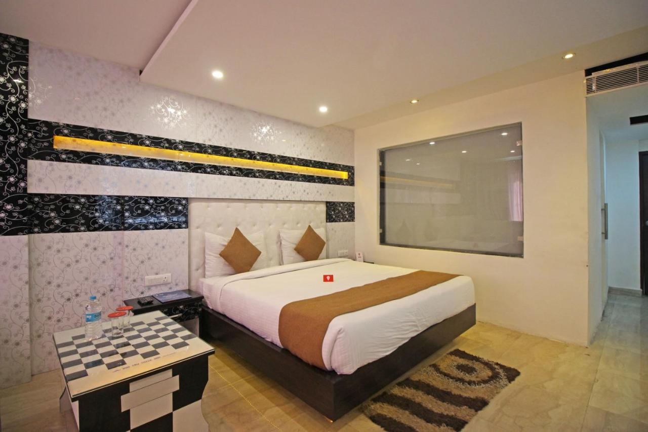 Oyo 4964 Golden Oyster Suites Dehradun Exterior photo